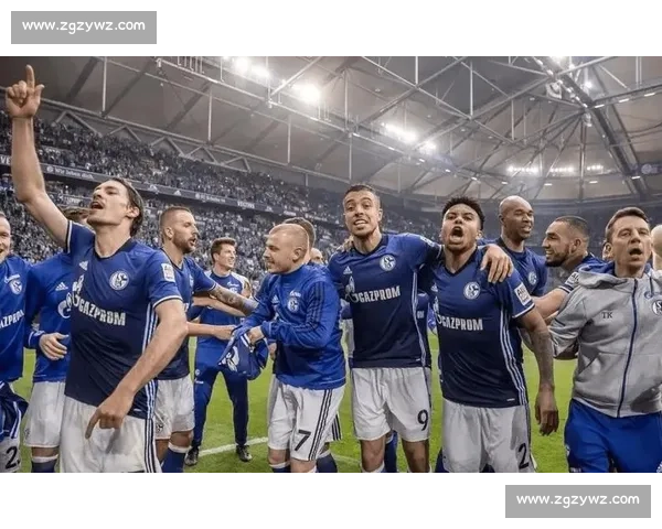 沙尔克 04 锁定 22 岁中场新星 埃尔 - 法乌齐加盟至 2029 年